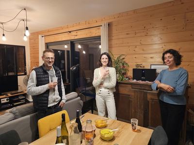 AMAPéro : discussions autour de la table, verre à la main